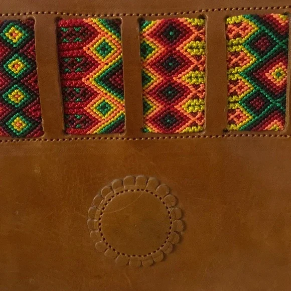 Leather Crossbody bag - 8x6.5 inches - Picture 8 of 9